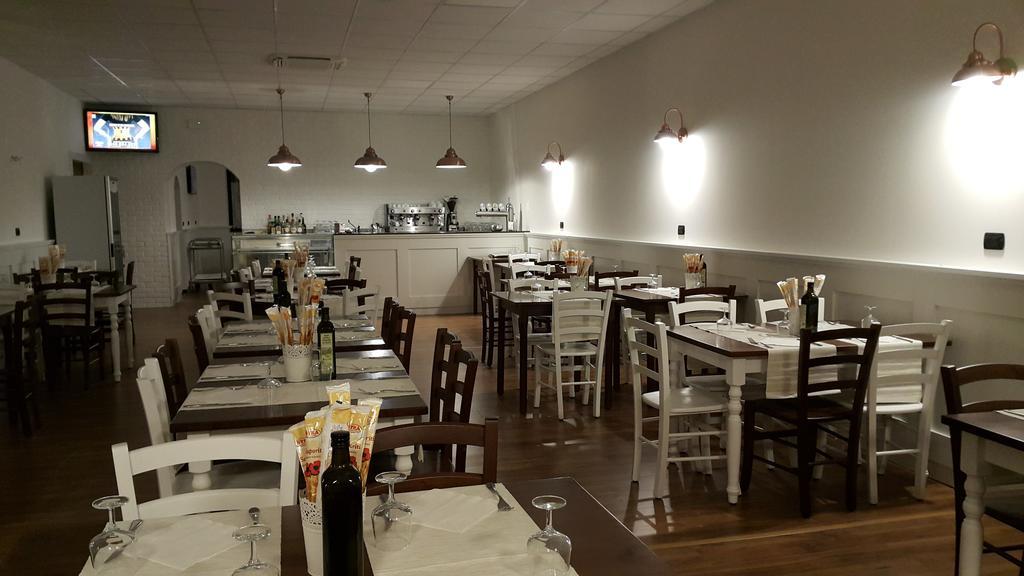 Albergo Pizzeria Sole San Giovanni Lupatoto Ngoại thất bức ảnh