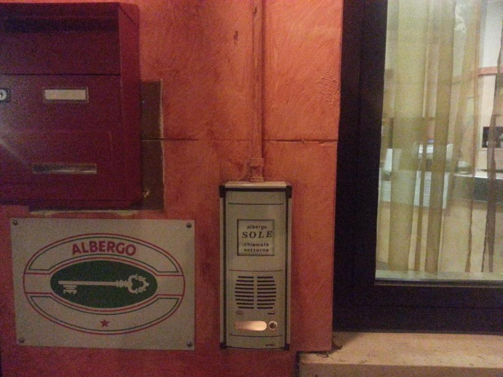 Albergo Pizzeria Sole San Giovanni Lupatoto Ngoại thất bức ảnh